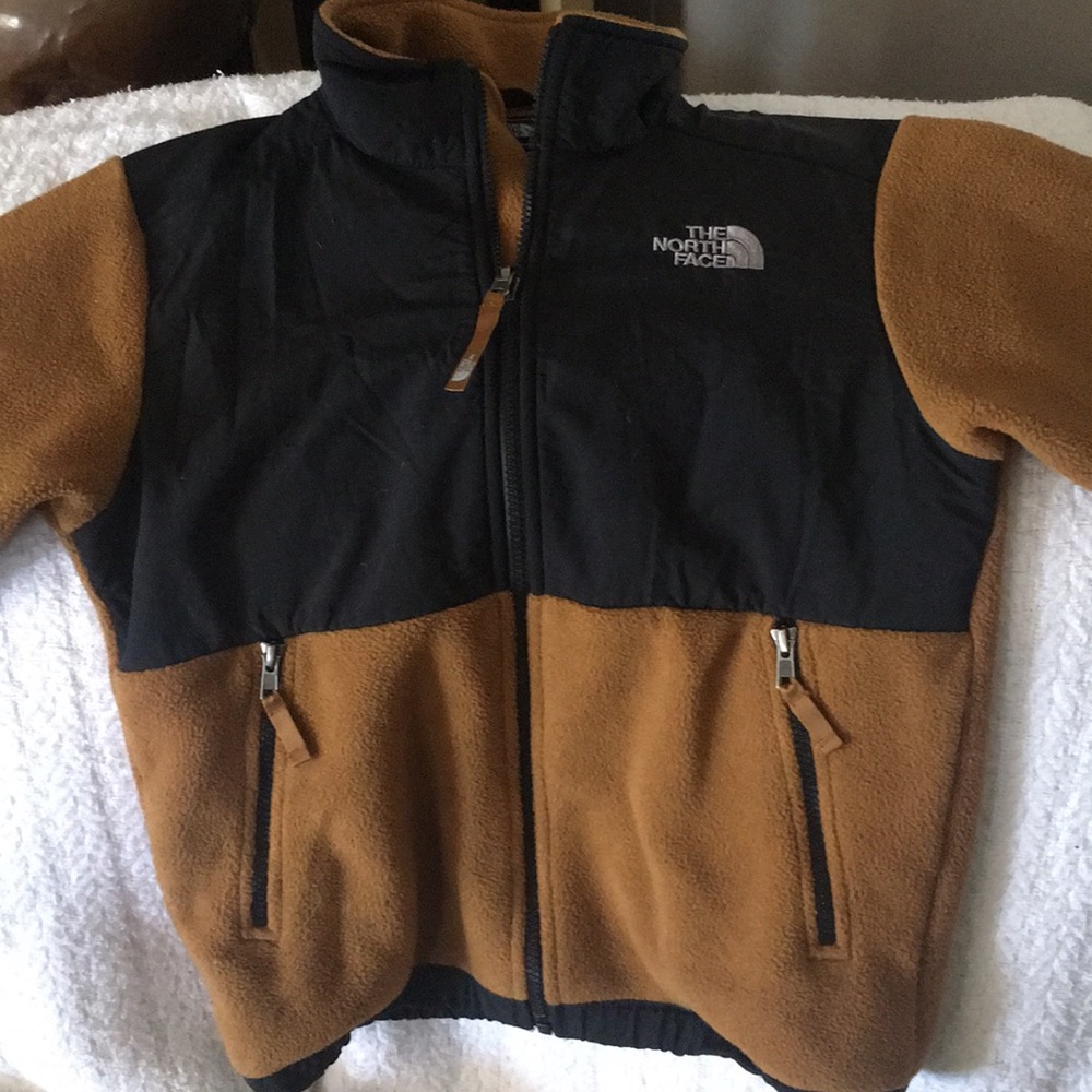 Boys Black and Camel The North Face Jacket 🤎 !